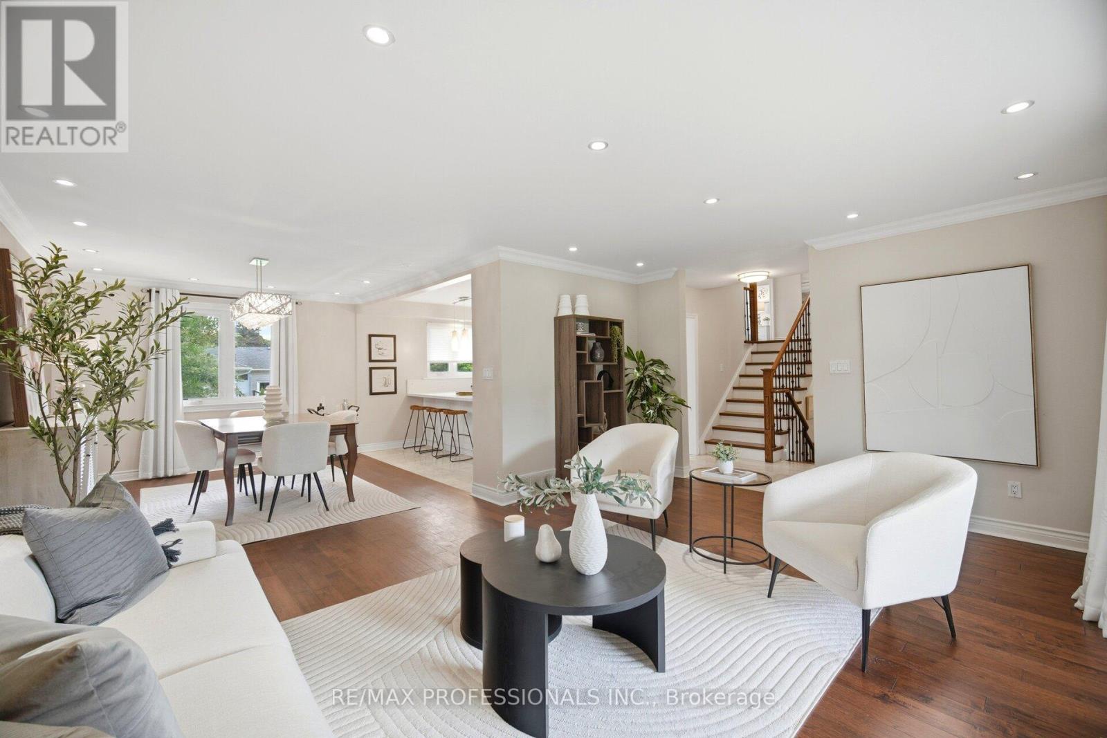 12 Thicket Road, Toronto (markland Wood), Ontario