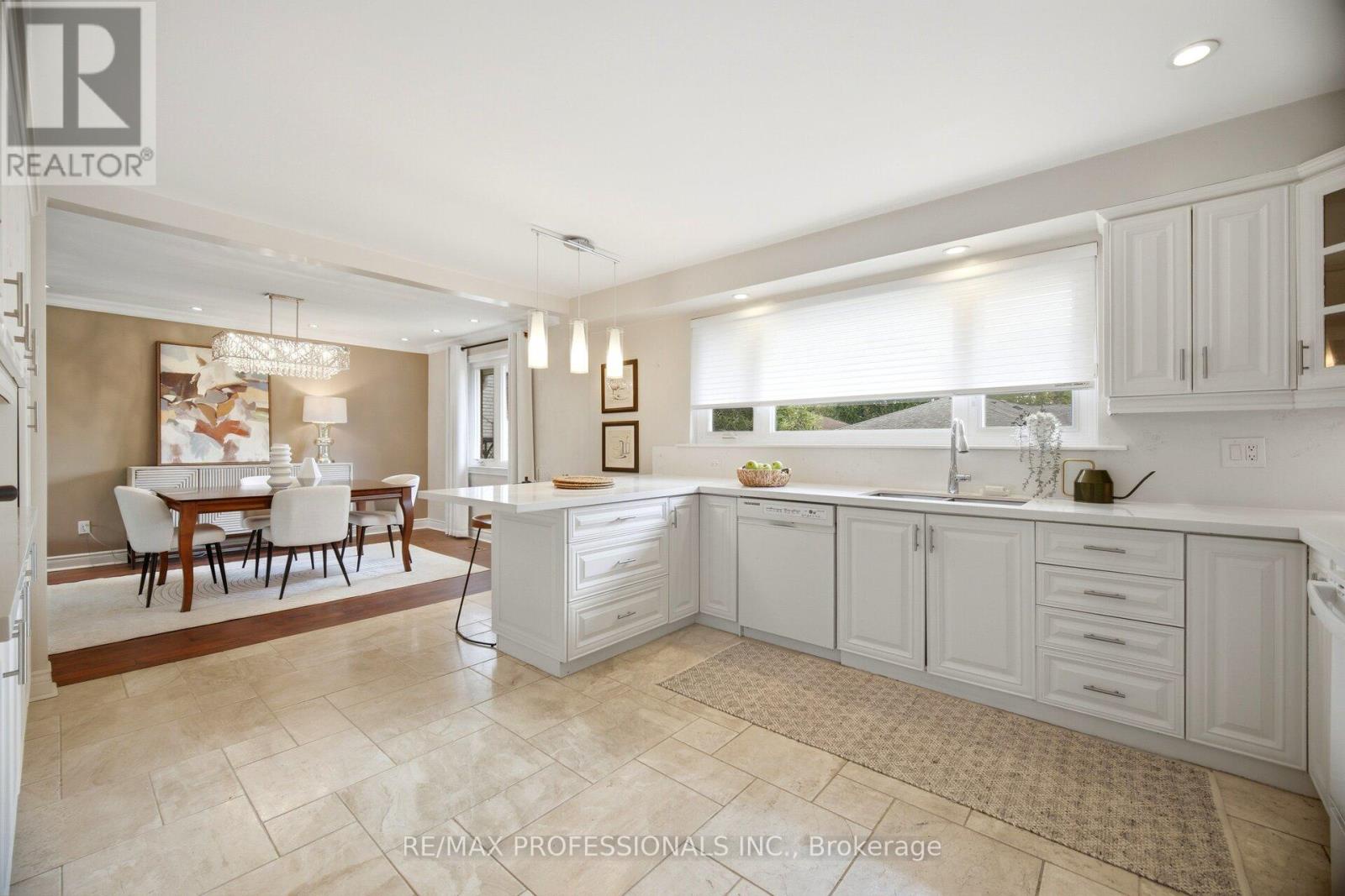 12 Thicket Road, Toronto (markland Wood), Ontario