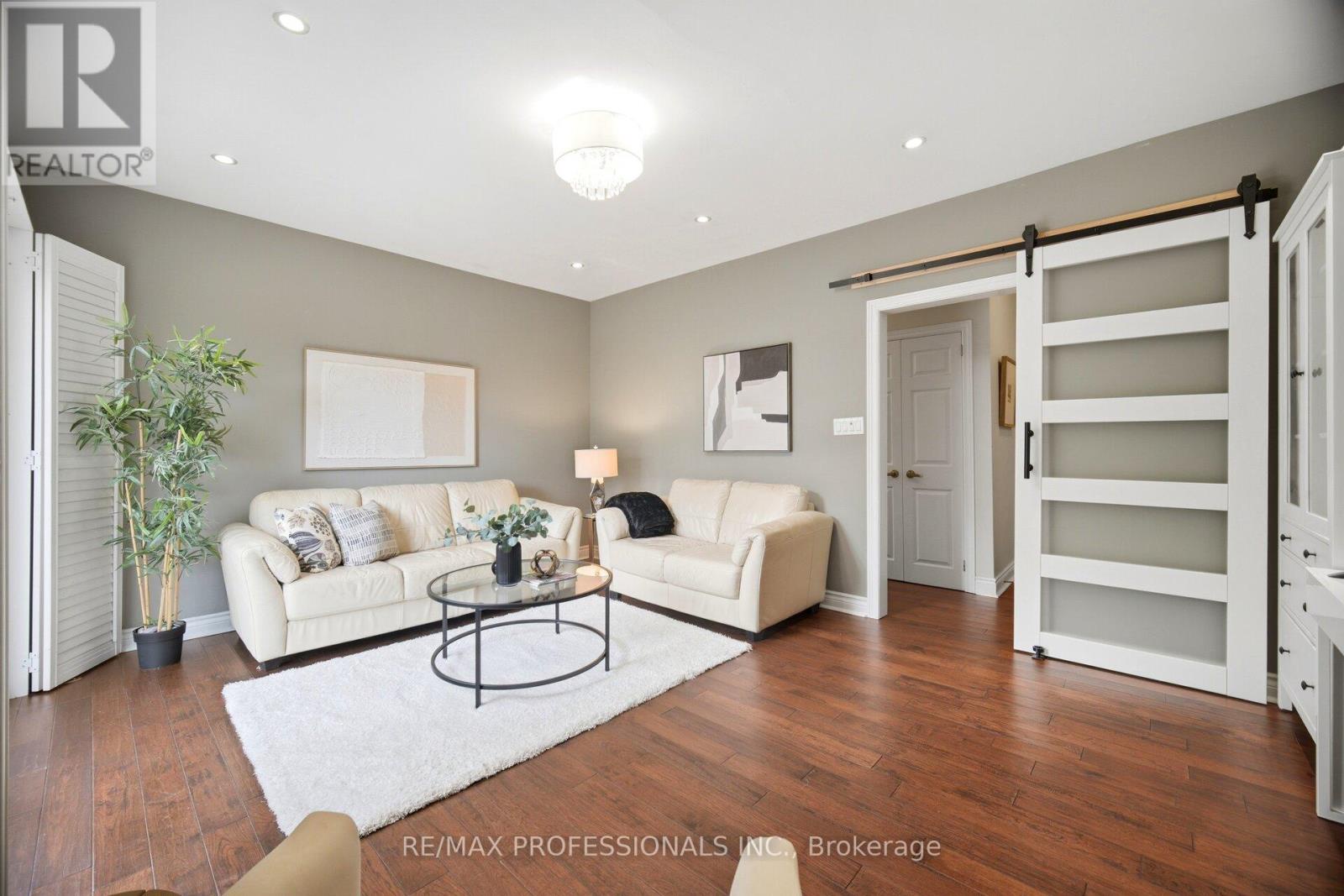 12 Thicket Road, Toronto (markland Wood), Ontario