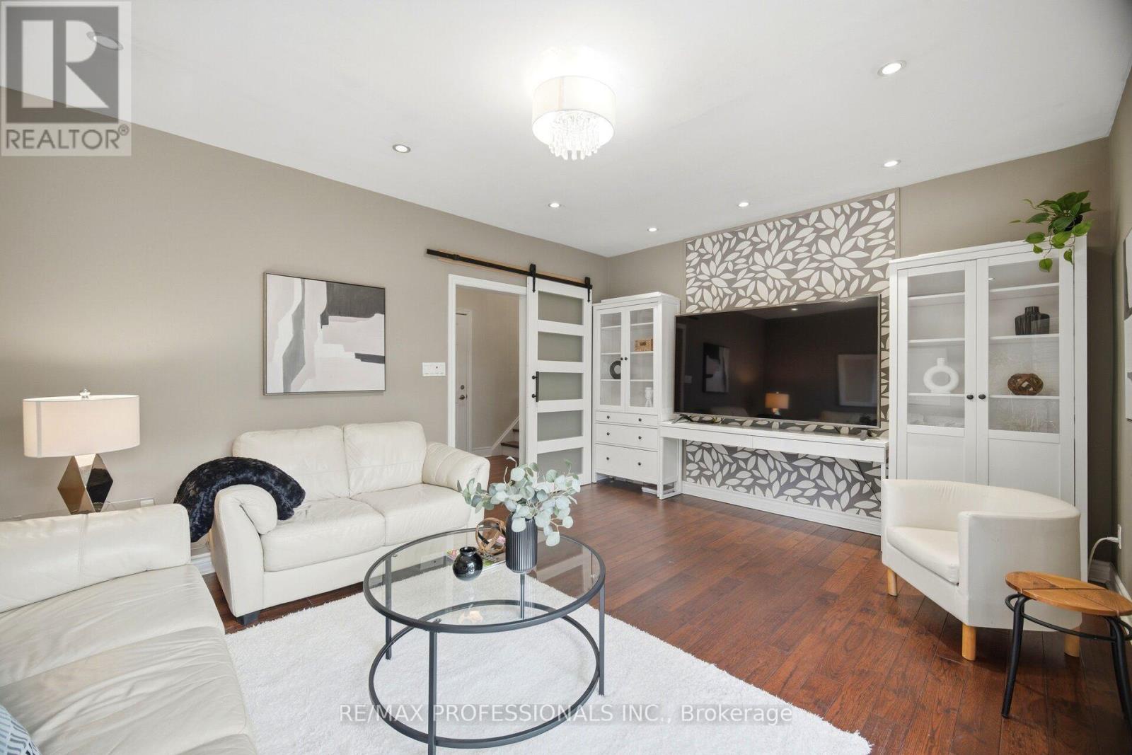 12 Thicket Road, Toronto (markland Wood), Ontario