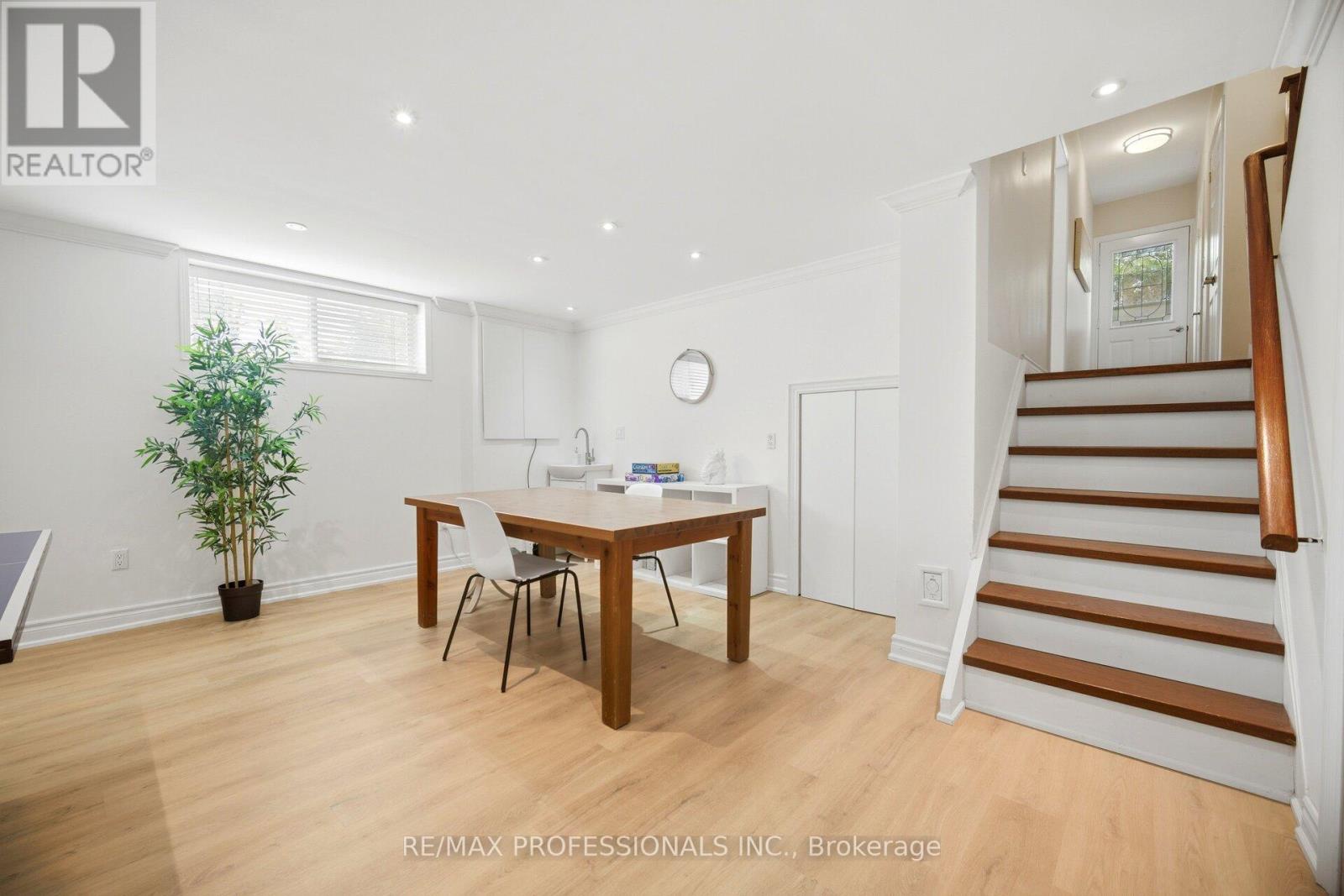 12 Thicket Road, Toronto (markland Wood), Ontario