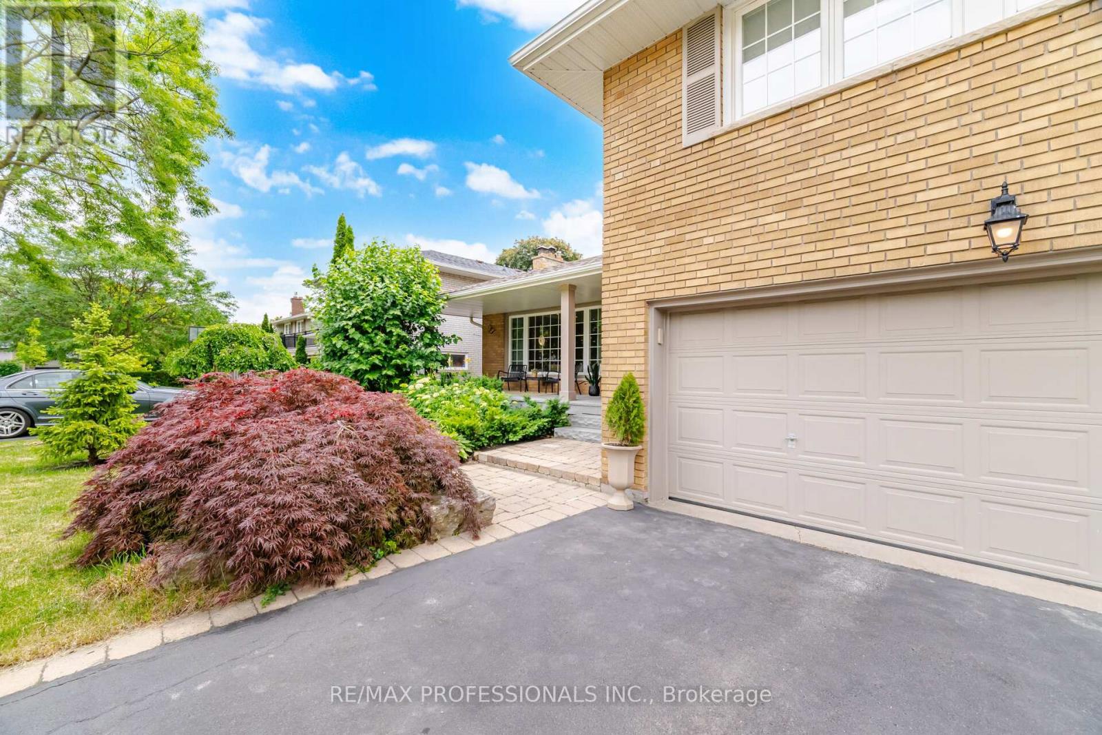 12 Thicket Road, Toronto (markland Wood), Ontario