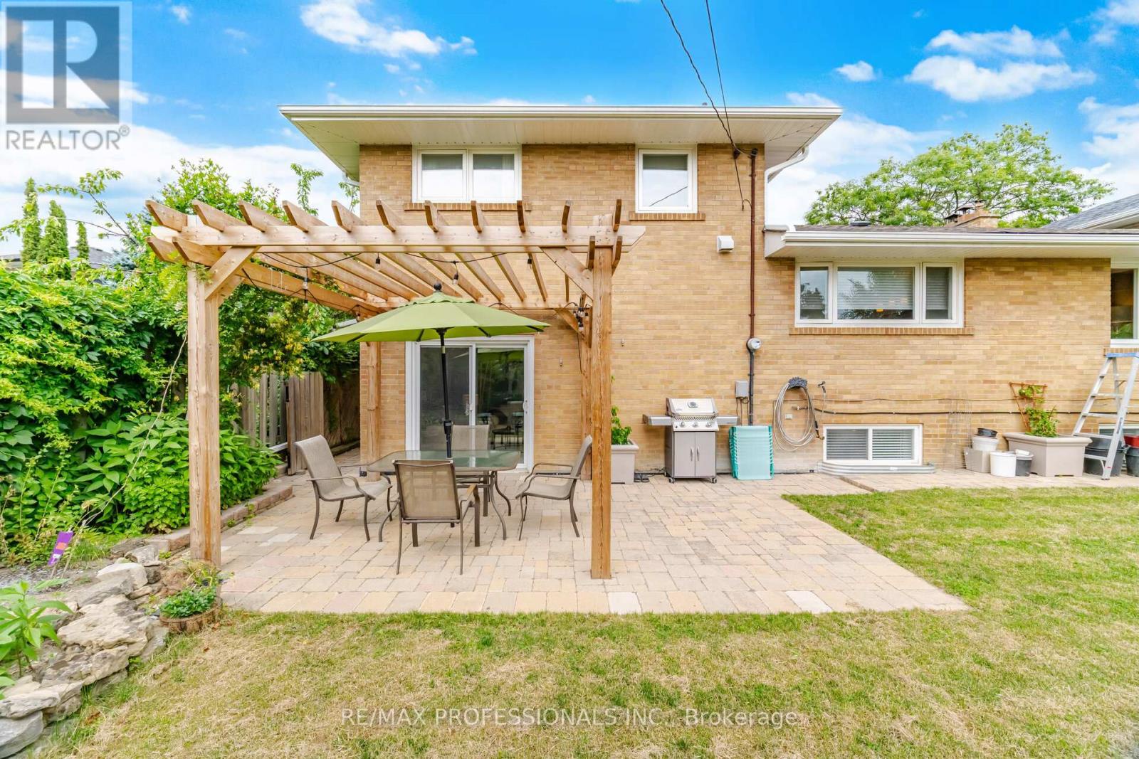 12 Thicket Road, Toronto (markland Wood), Ontario