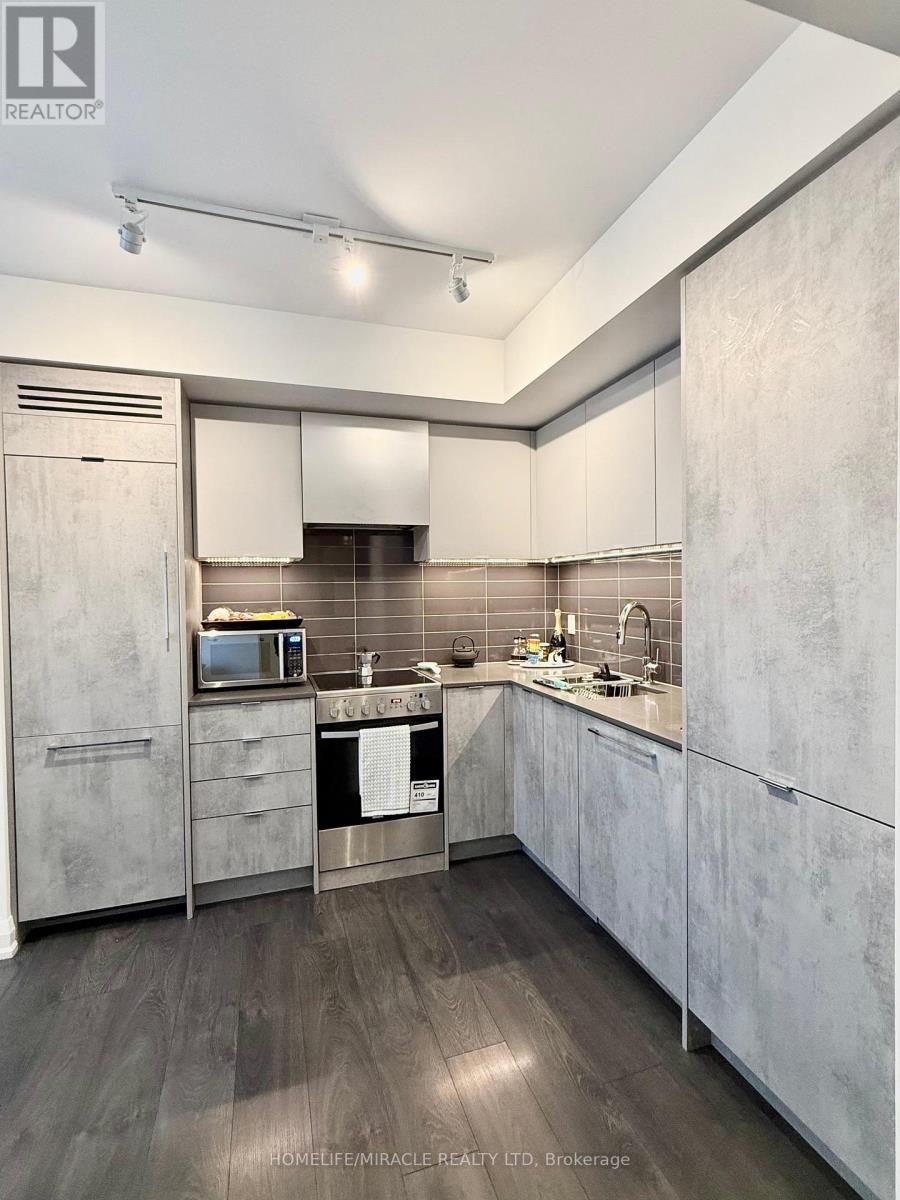 543 - 26 Gibbs Road, Toronto (islington-city Centre West), Ontario