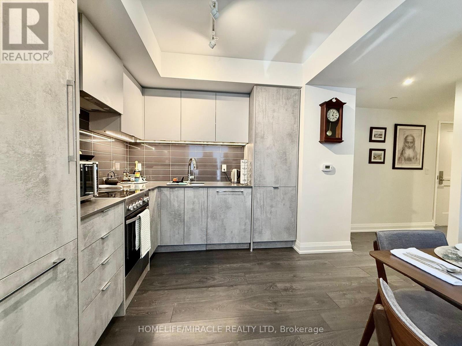 543 - 26 Gibbs Road, Toronto (islington-city Centre West), Ontario