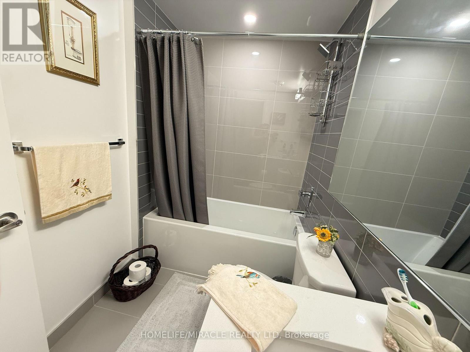 543 - 26 Gibbs Road, Toronto (islington-city Centre West), Ontario