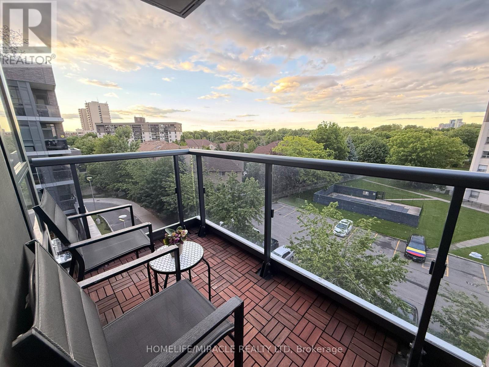 543 - 26 Gibbs Road, Toronto (islington-city Centre West), Ontario