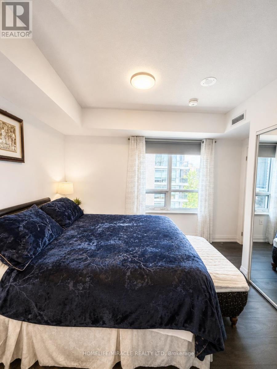 543 - 26 Gibbs Road, Toronto (islington-city Centre West), Ontario