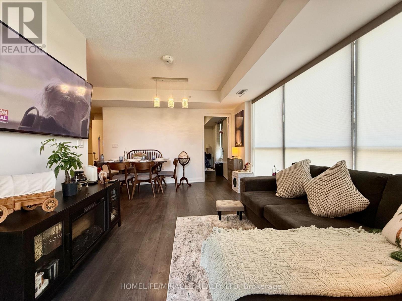543 - 26 Gibbs Road, Toronto (islington-city Centre West), Ontario