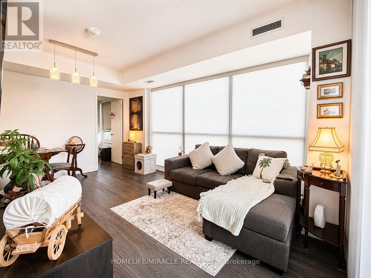543 - 26 Gibbs Road, Toronto (islington-city Centre West), Ontario