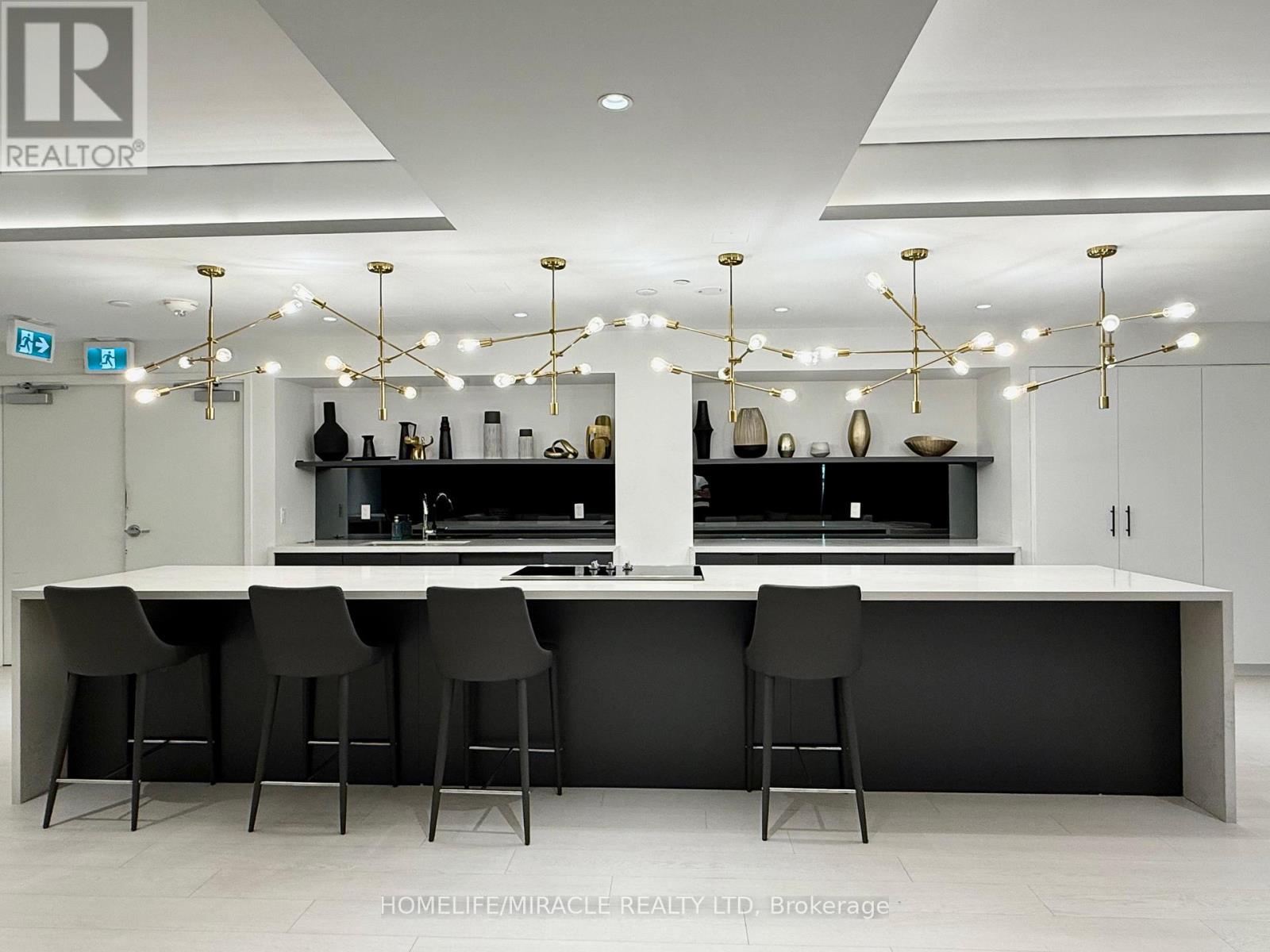 543 - 26 Gibbs Road, Toronto (islington-city Centre West), Ontario