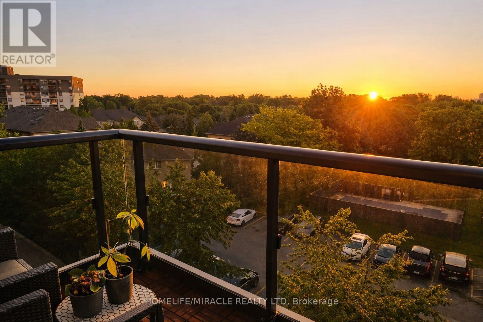 543 - 26 Gibbs Road, Toronto (islington-city Centre West), Ontario