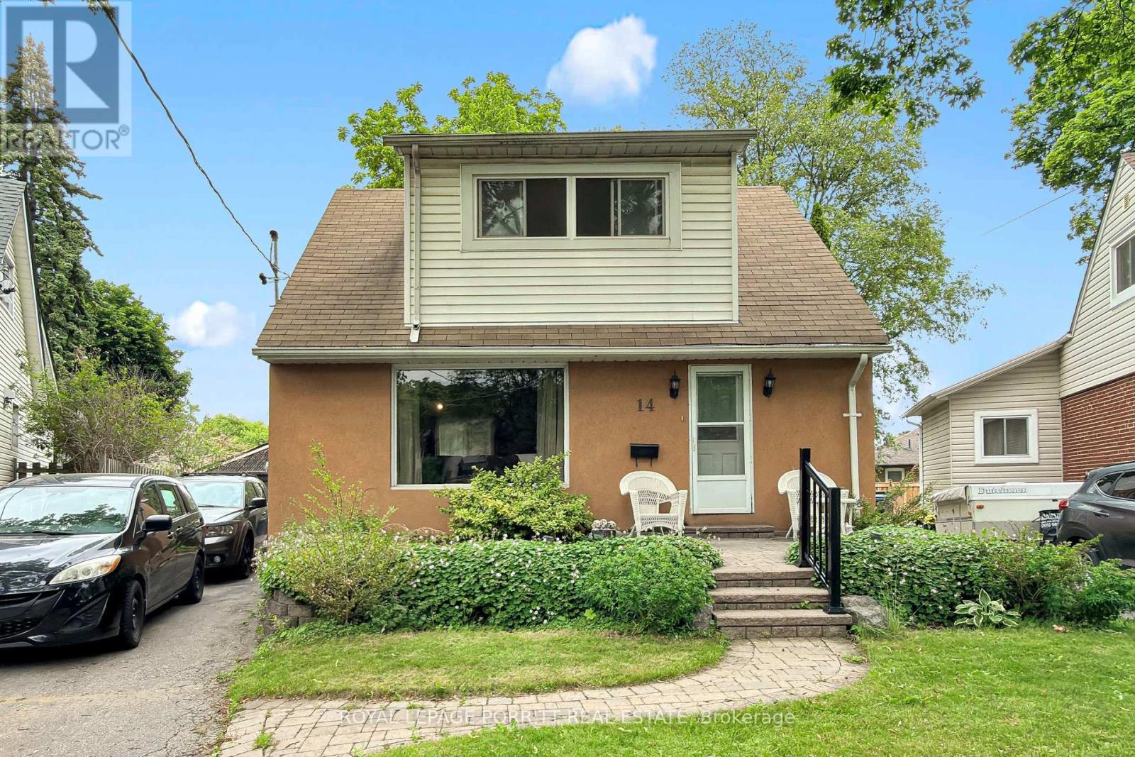 14 Heslop Drive, Toronto (alderwood), Ontario