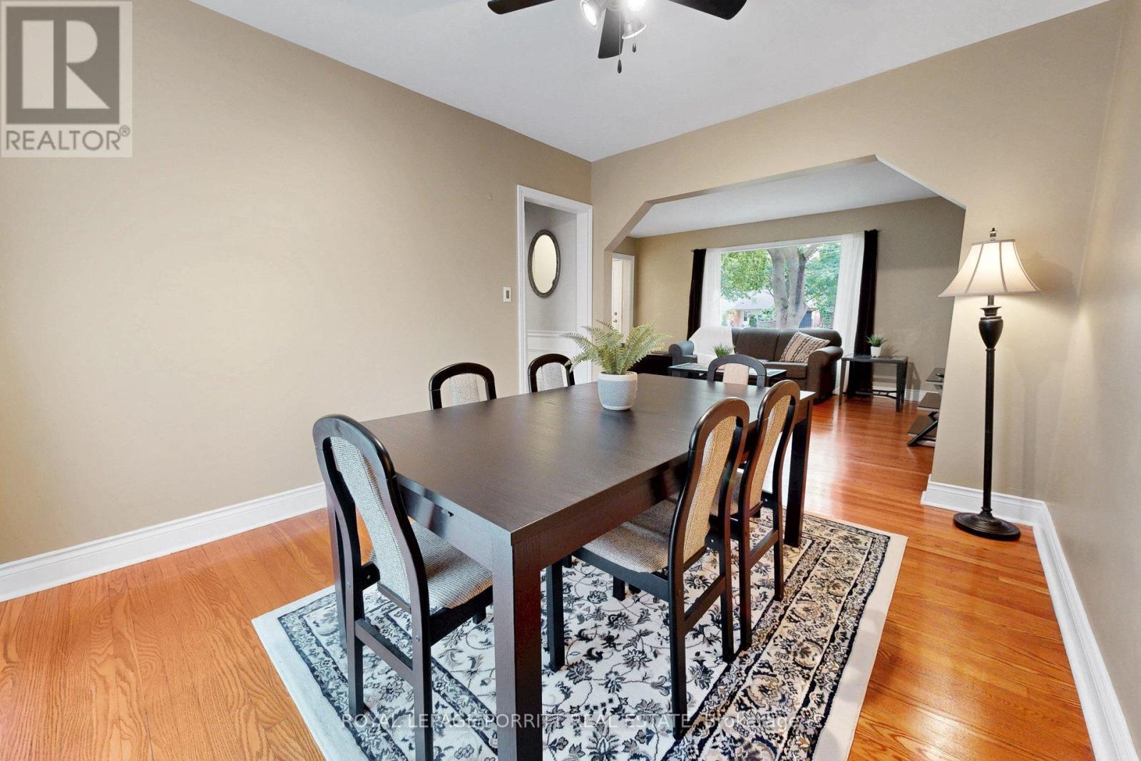 14 Heslop Drive, Toronto (alderwood), Ontario