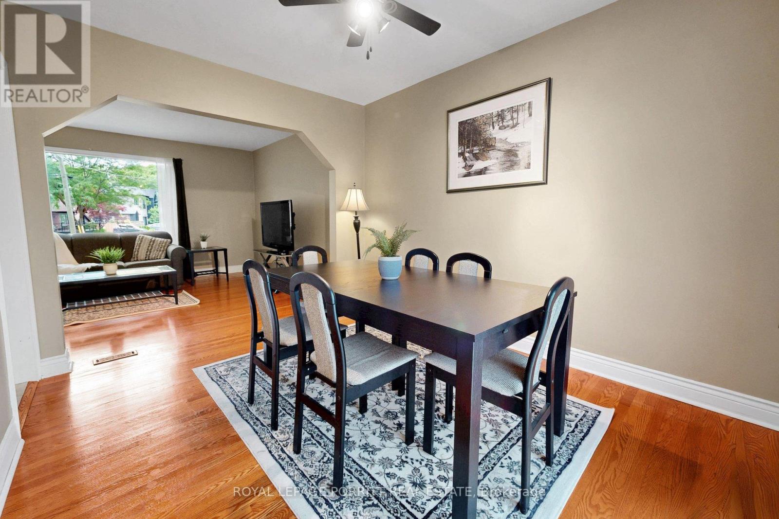 14 Heslop Drive, Toronto (alderwood), Ontario