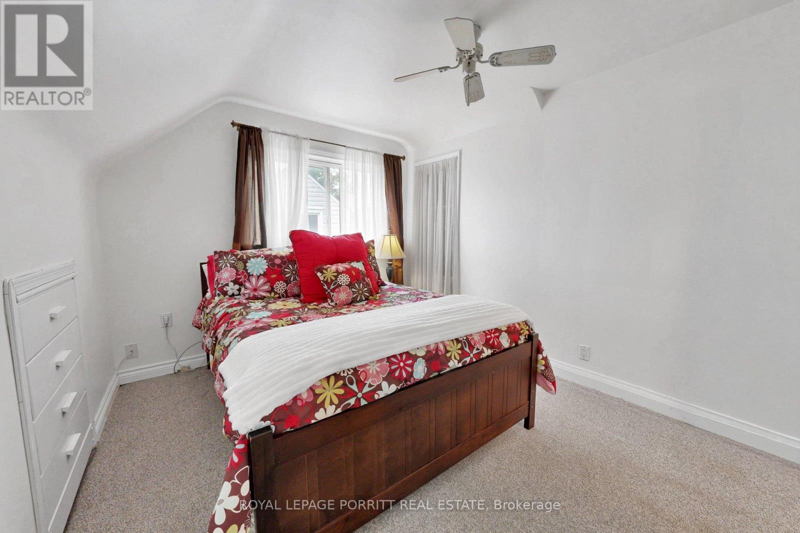 14 Heslop Drive, Toronto (alderwood), Ontario