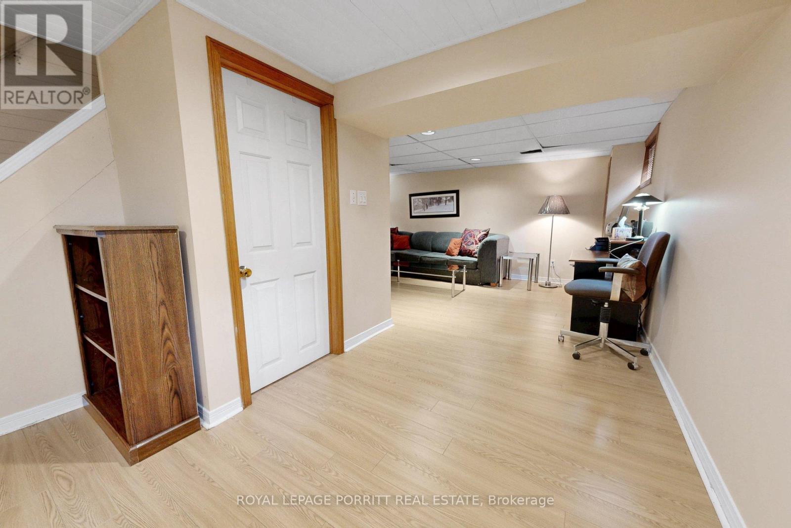 14 Heslop Drive, Toronto (alderwood), Ontario