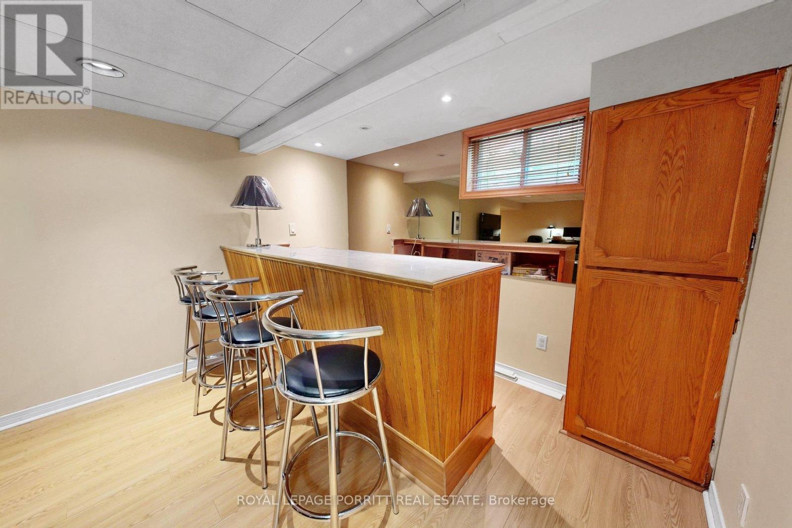 14 Heslop Drive, Toronto (alderwood), Ontario