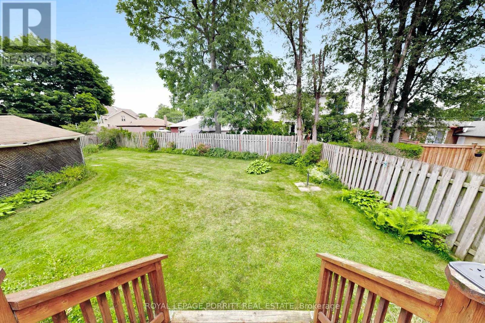 14 Heslop Drive, Toronto (alderwood), Ontario