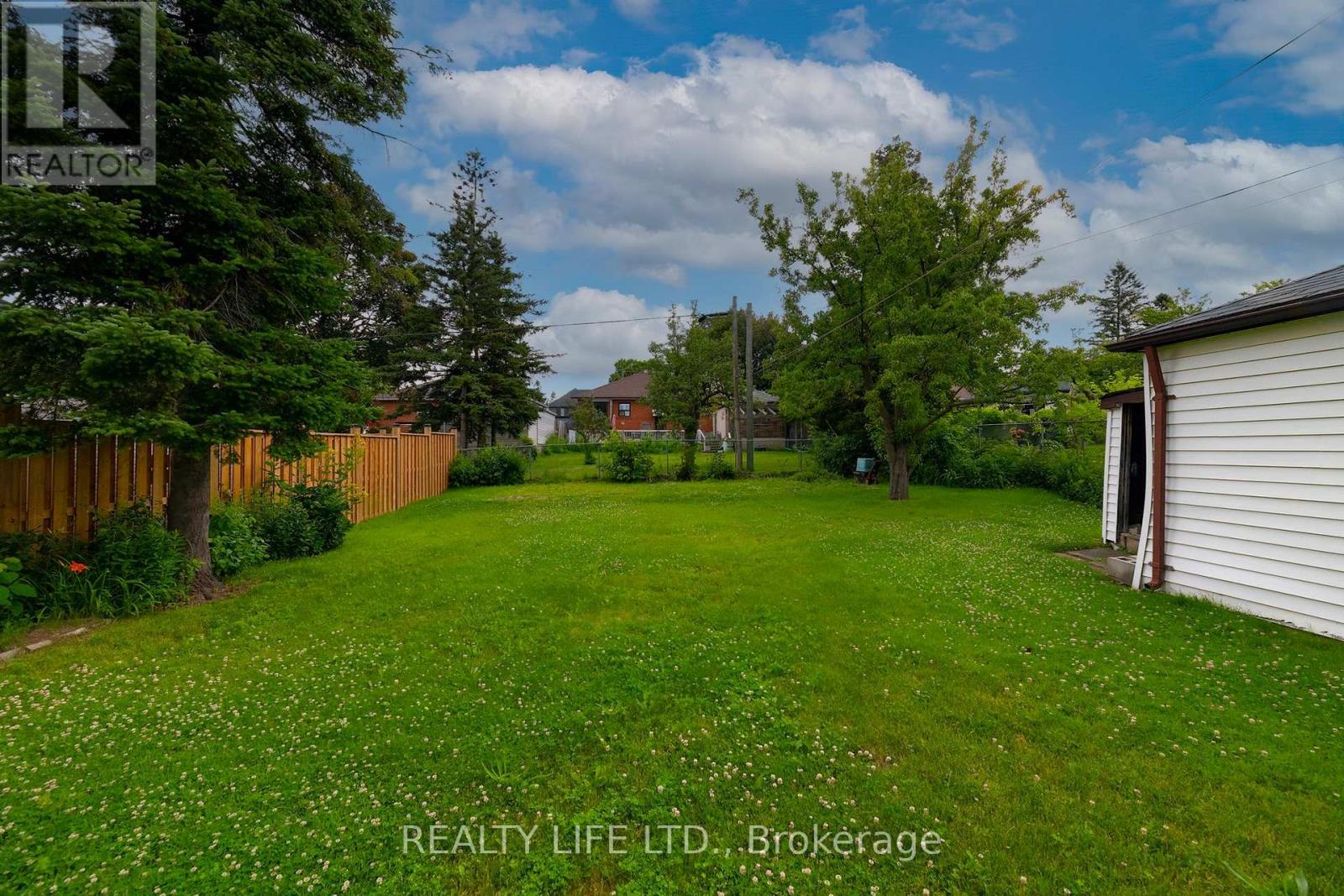 24 Battersea Crescent, Toronto (maple Leaf), Ontario