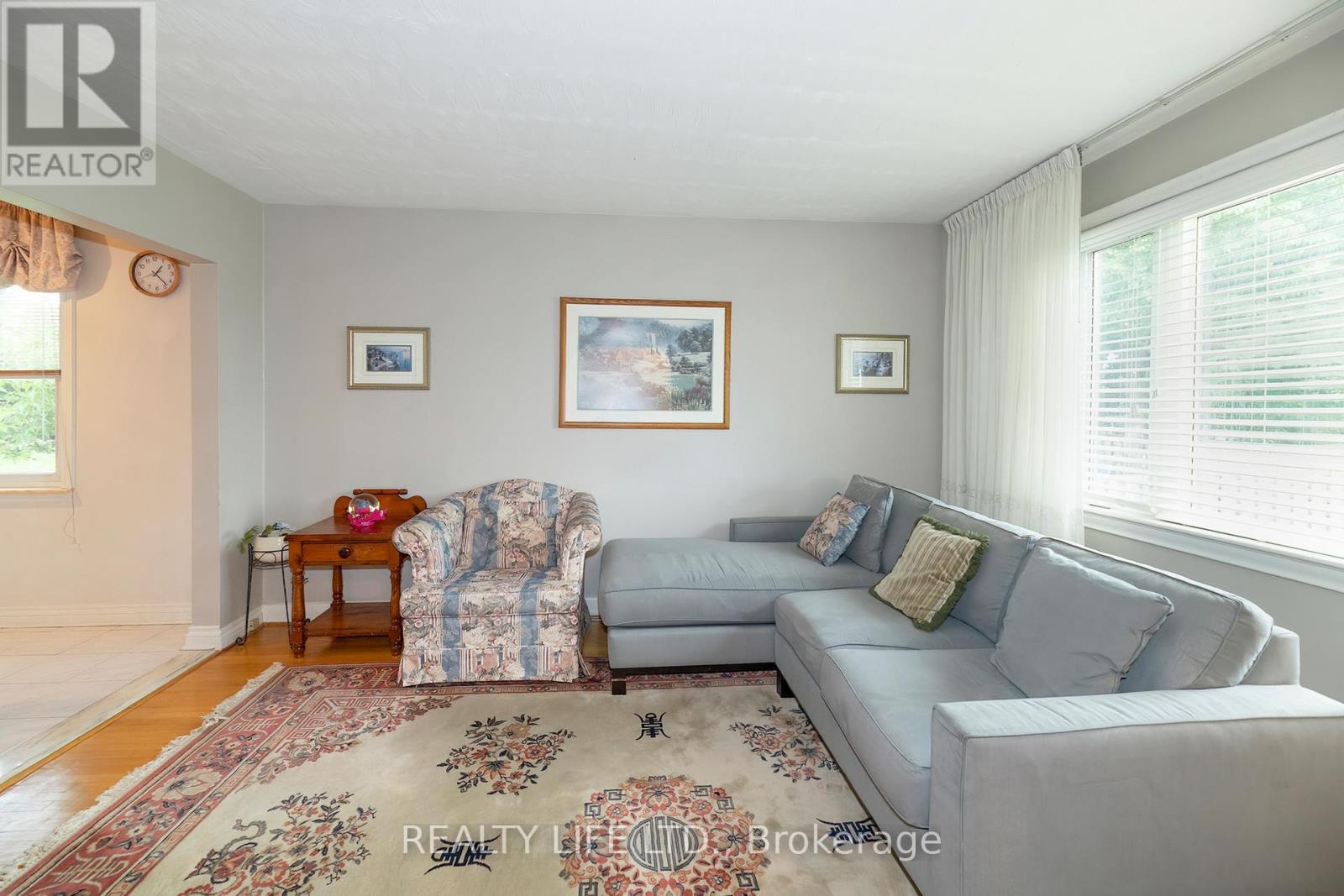24 Battersea Crescent, Toronto (maple Leaf), Ontario