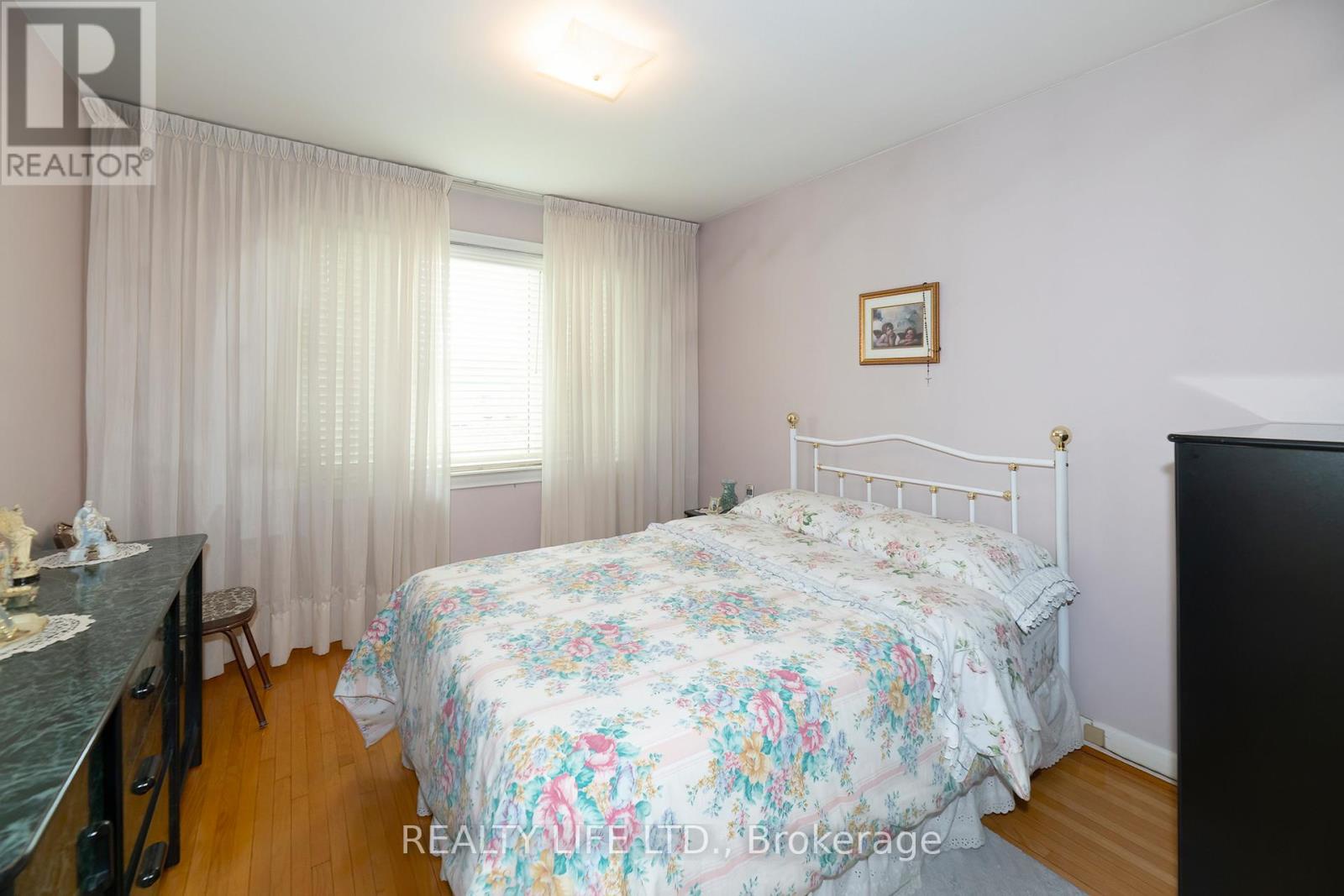 24 Battersea Crescent, Toronto (maple Leaf), Ontario
