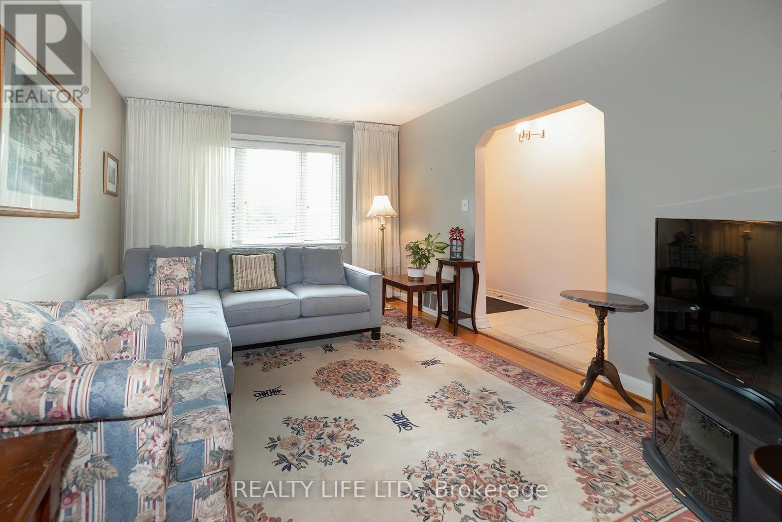 24 Battersea Crescent, Toronto (maple Leaf), Ontario