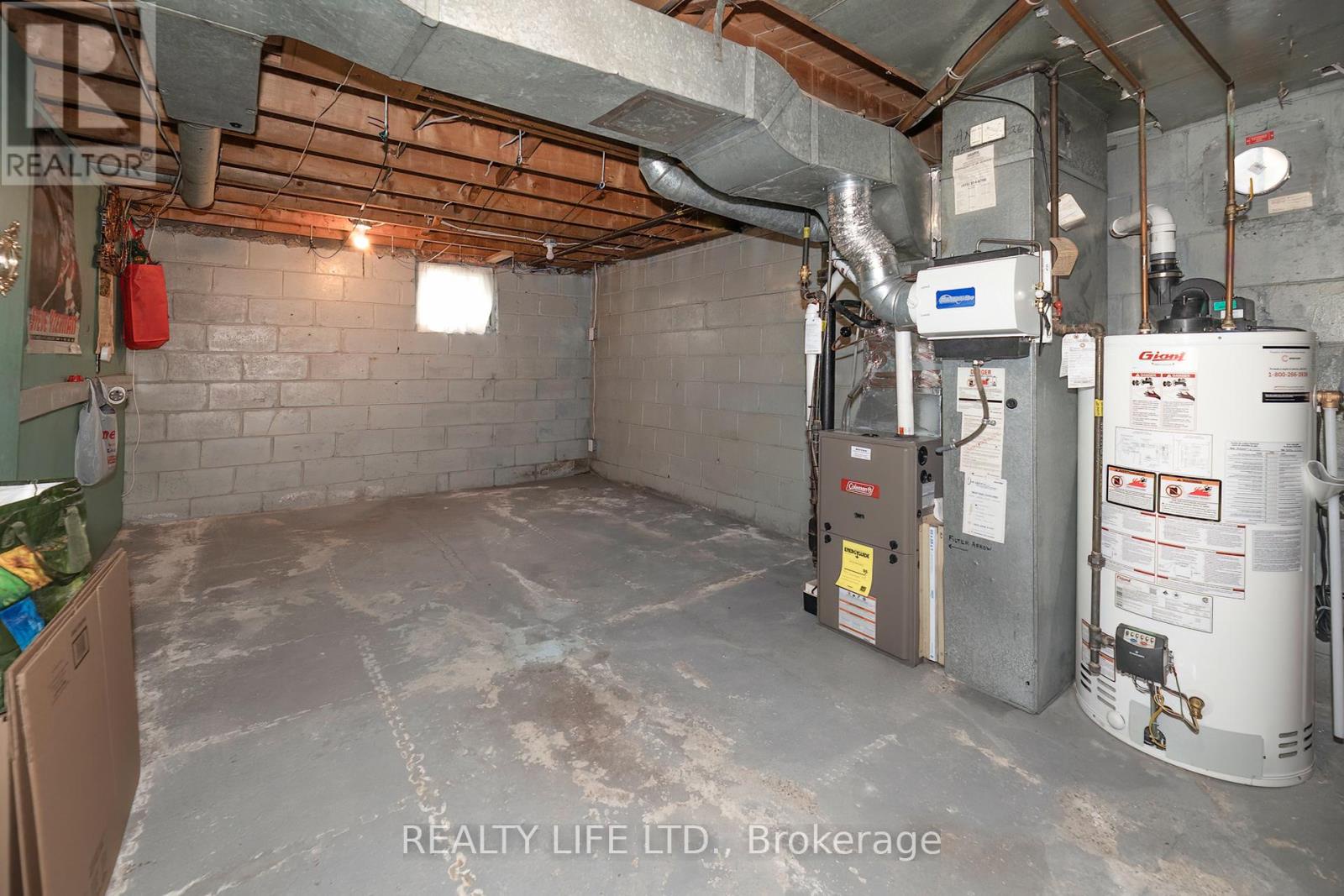 24 Battersea Crescent, Toronto (maple Leaf), Ontario