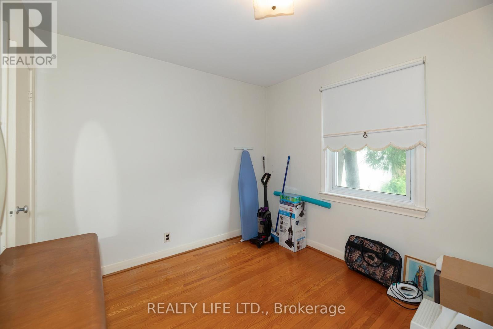 24 Battersea Crescent, Toronto (maple Leaf), Ontario