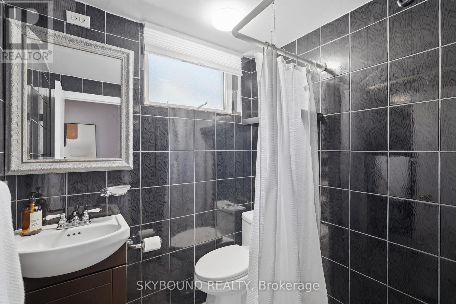 358 Silverthorn Avenue, Toronto (keelesdale-eglinton West), Ontario
