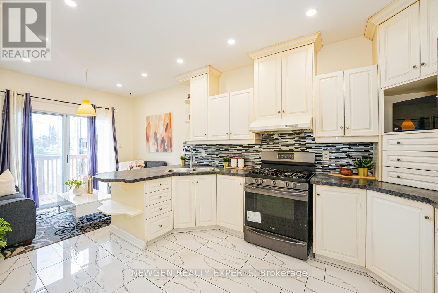592a Danforth Road, Toronto (clairlea-birchmount), Ontario