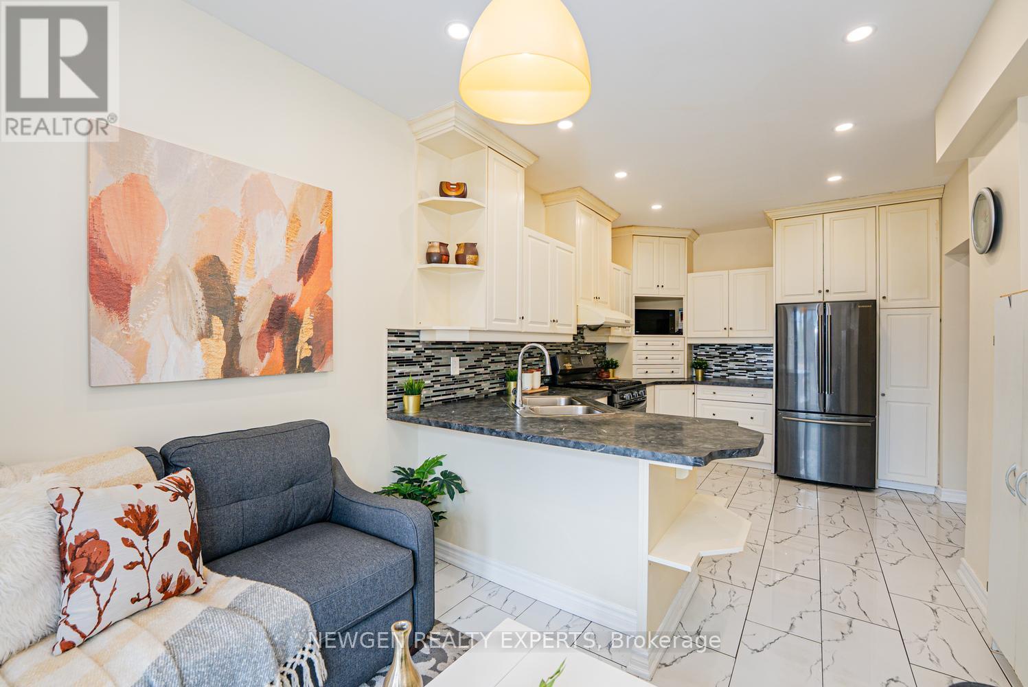 592a Danforth Road, Toronto (clairlea-birchmount), Ontario