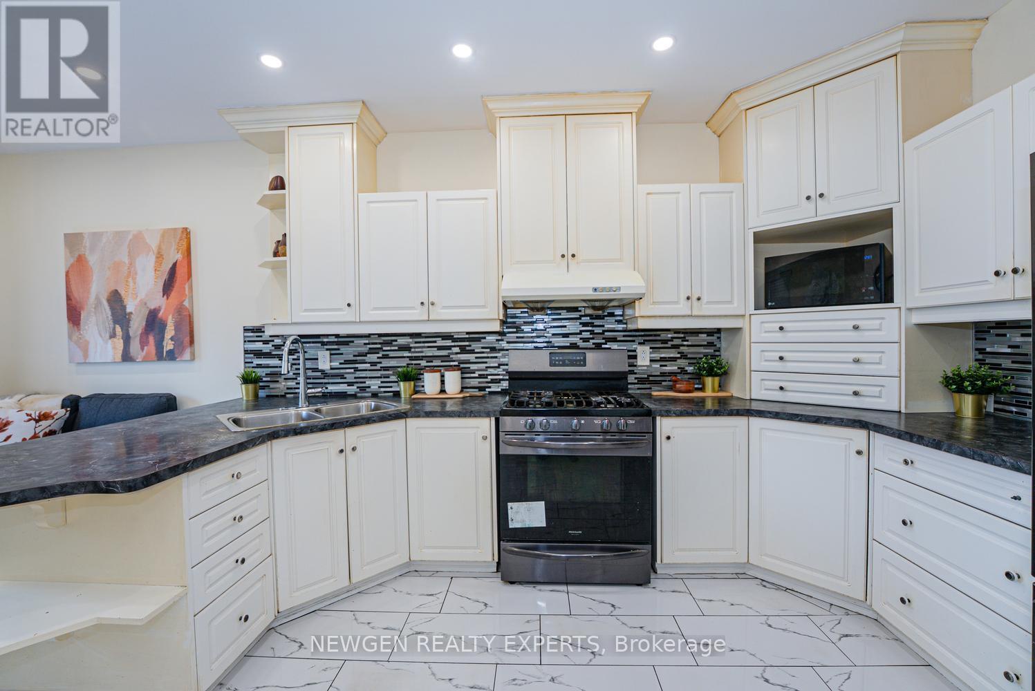592a Danforth Road, Toronto (clairlea-birchmount), Ontario