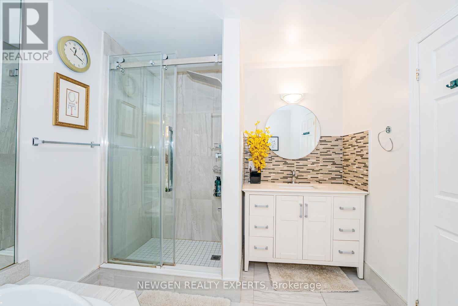 592a Danforth Road, Toronto (clairlea-birchmount), Ontario