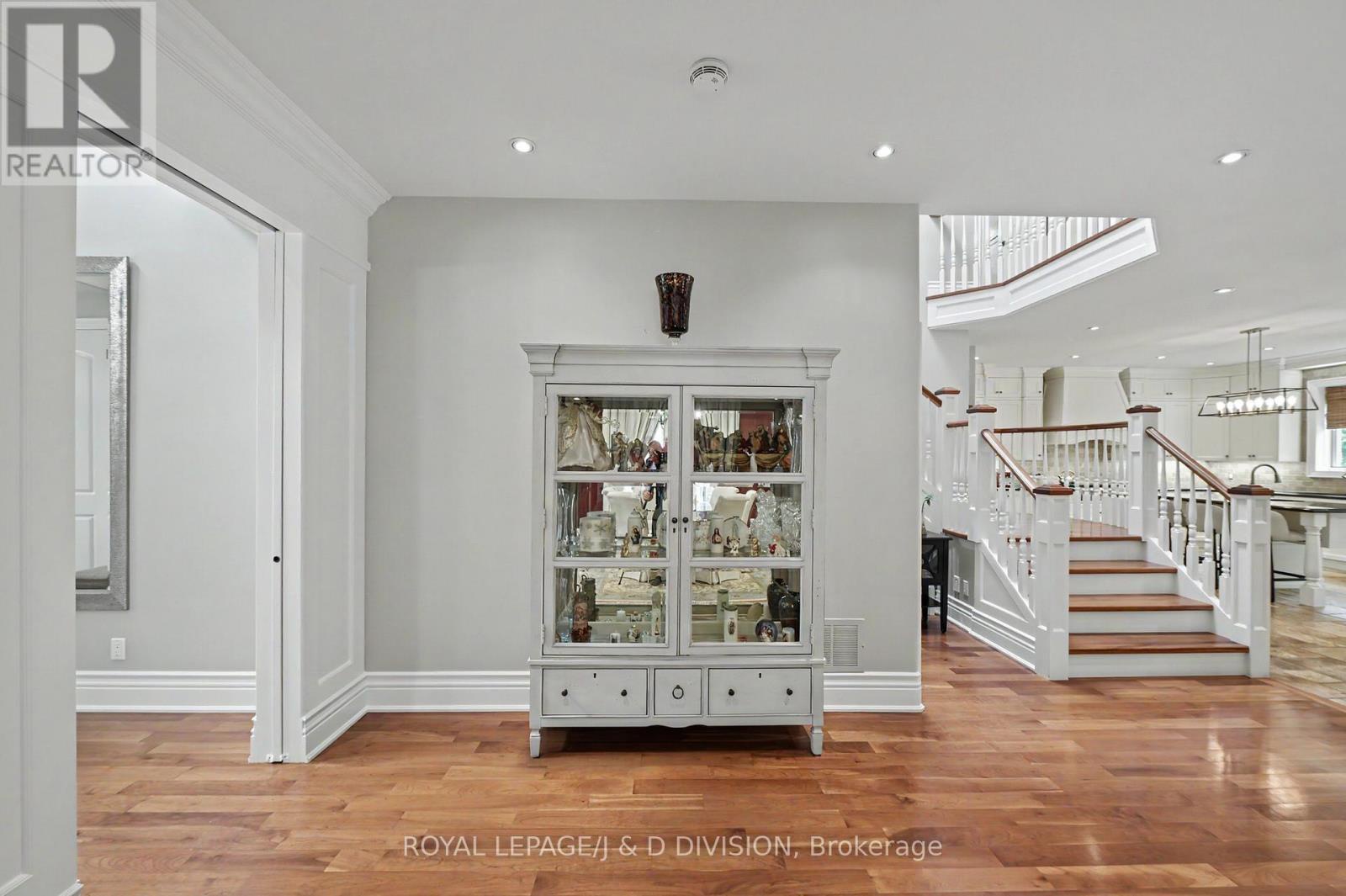 17 Agar Crescent, Toronto (princess-rosethorn), Ontario