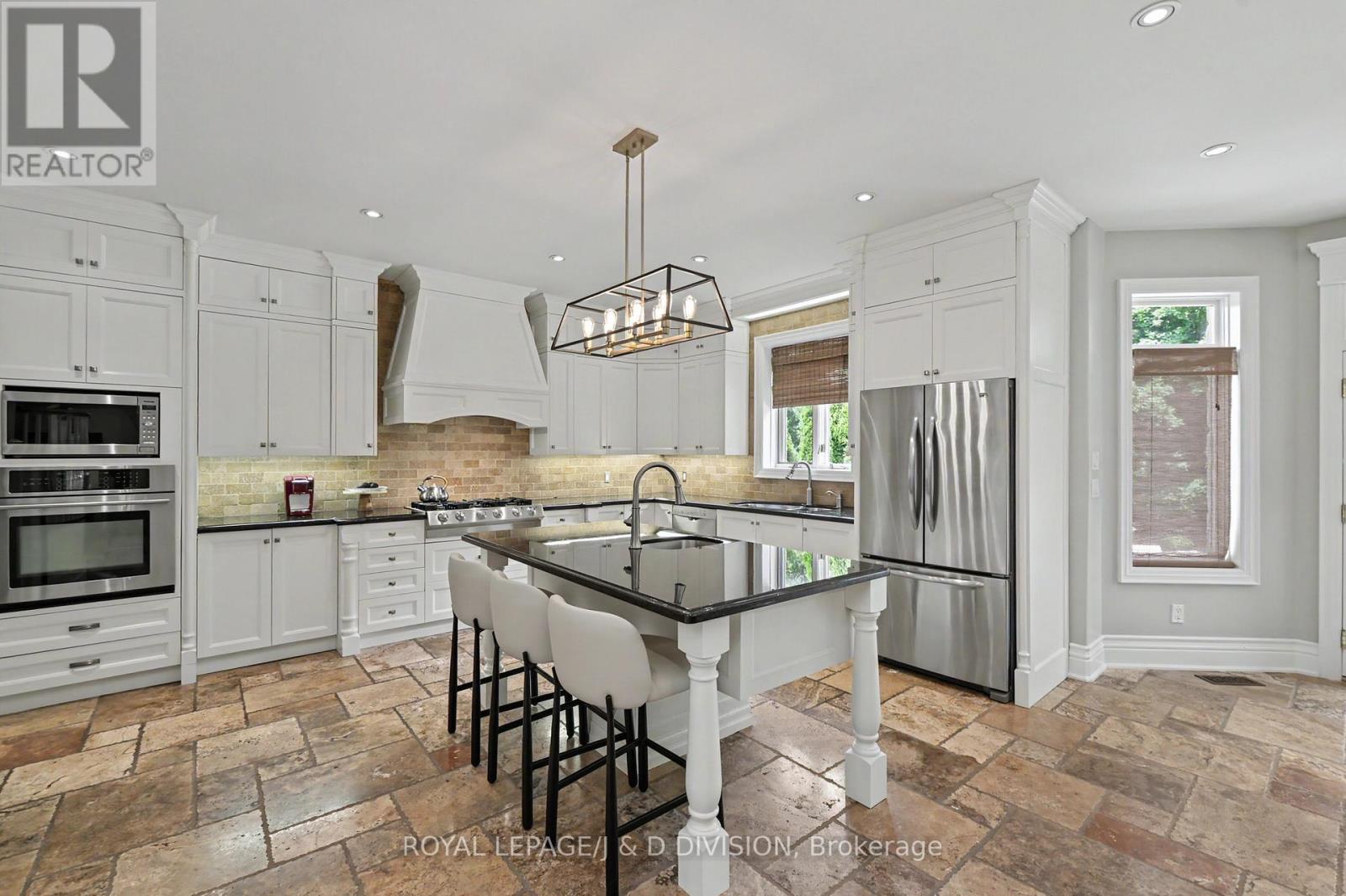 17 Agar Crescent, Toronto (princess-rosethorn), Ontario