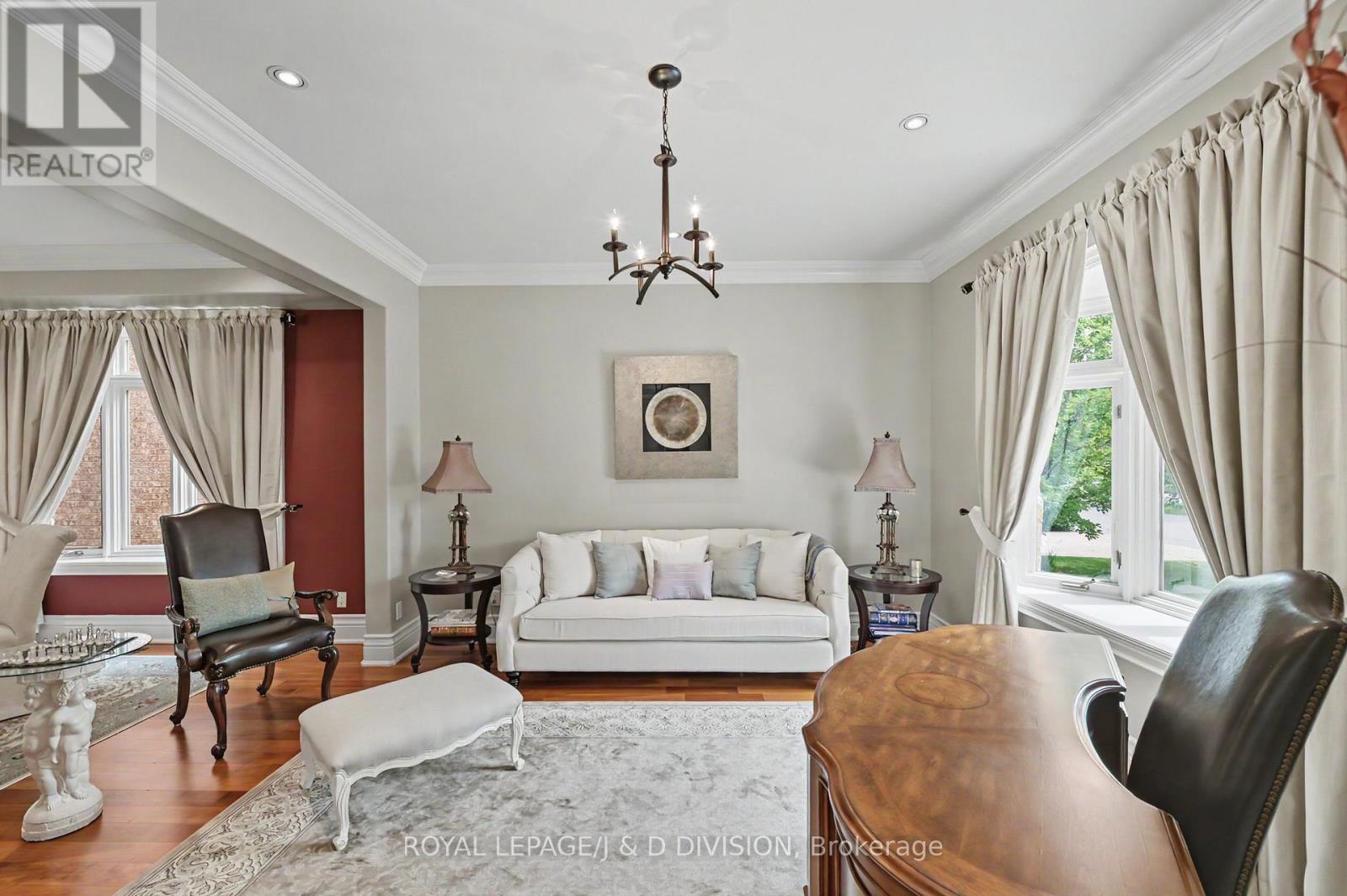 17 Agar Crescent, Toronto (princess-rosethorn), Ontario