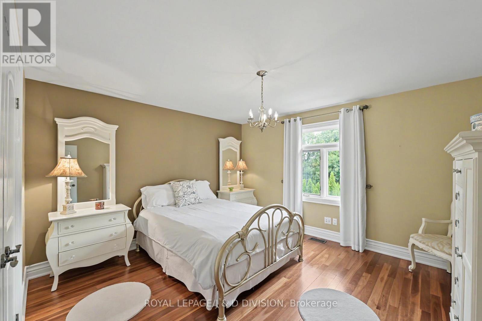 17 Agar Crescent, Toronto (princess-rosethorn), Ontario
