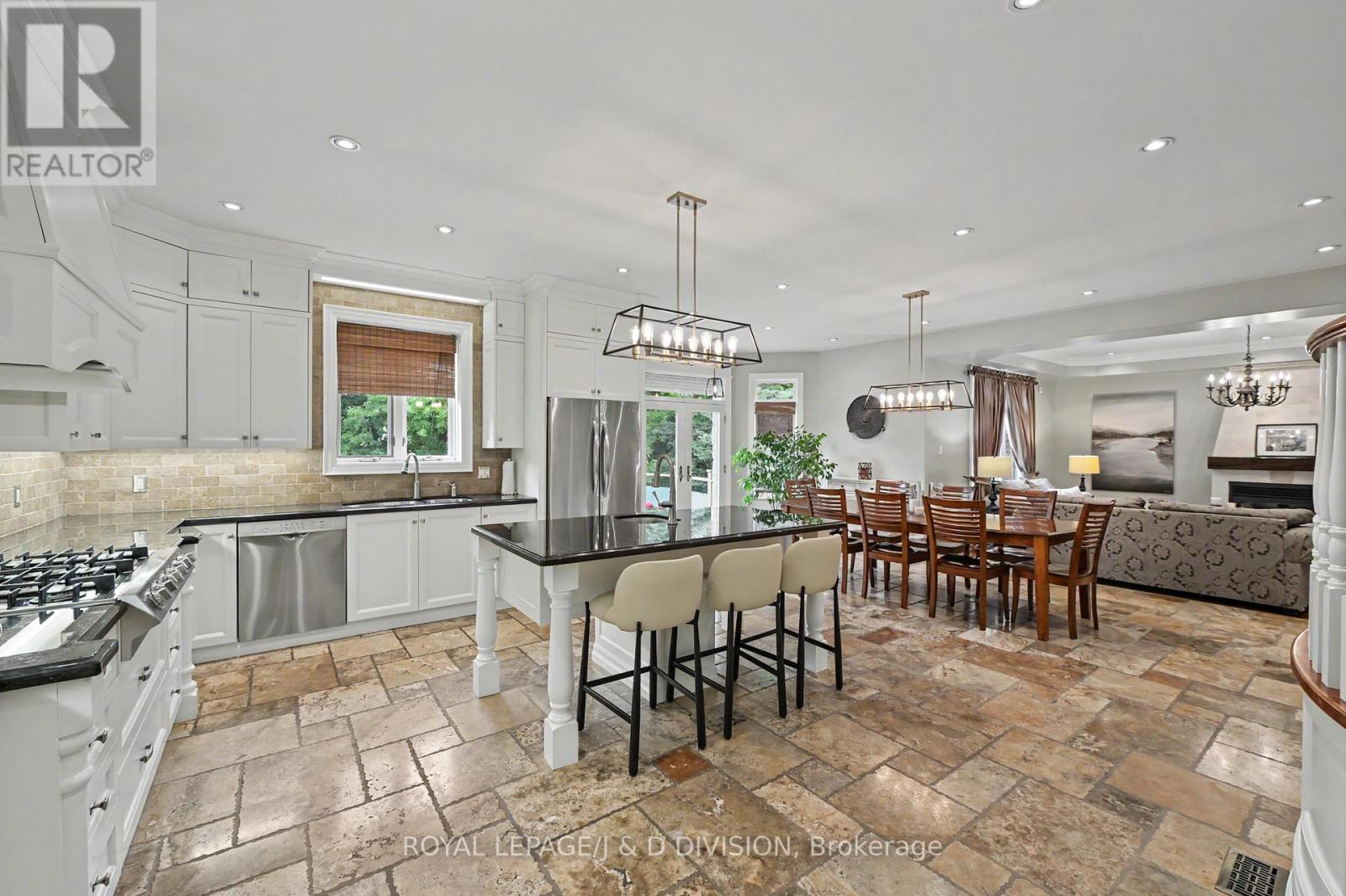 17 Agar Crescent, Toronto (princess-rosethorn), Ontario