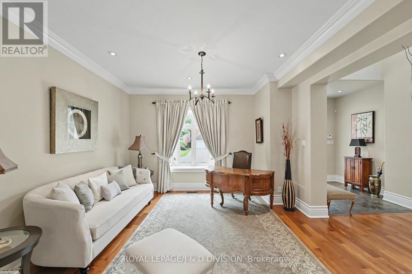 17 Agar Crescent, Toronto (princess-rosethorn), Ontario