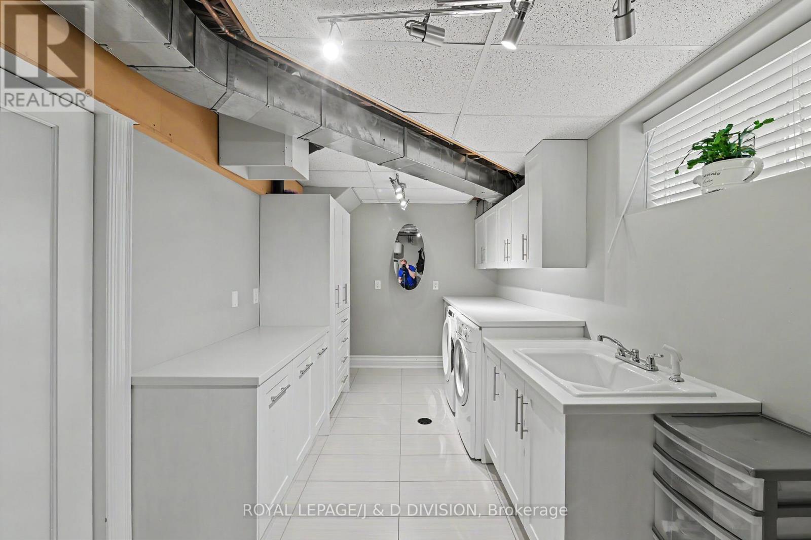 17 Agar Crescent, Toronto (princess-rosethorn), Ontario