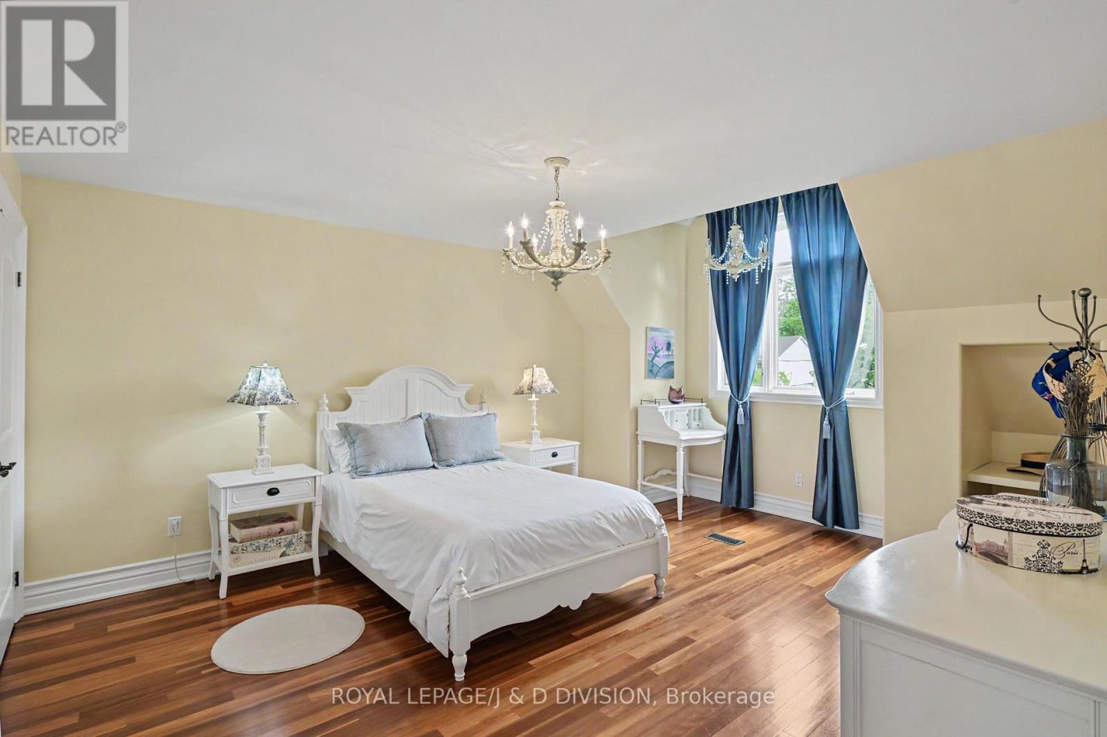 17 Agar Crescent, Toronto (princess-rosethorn), Ontario