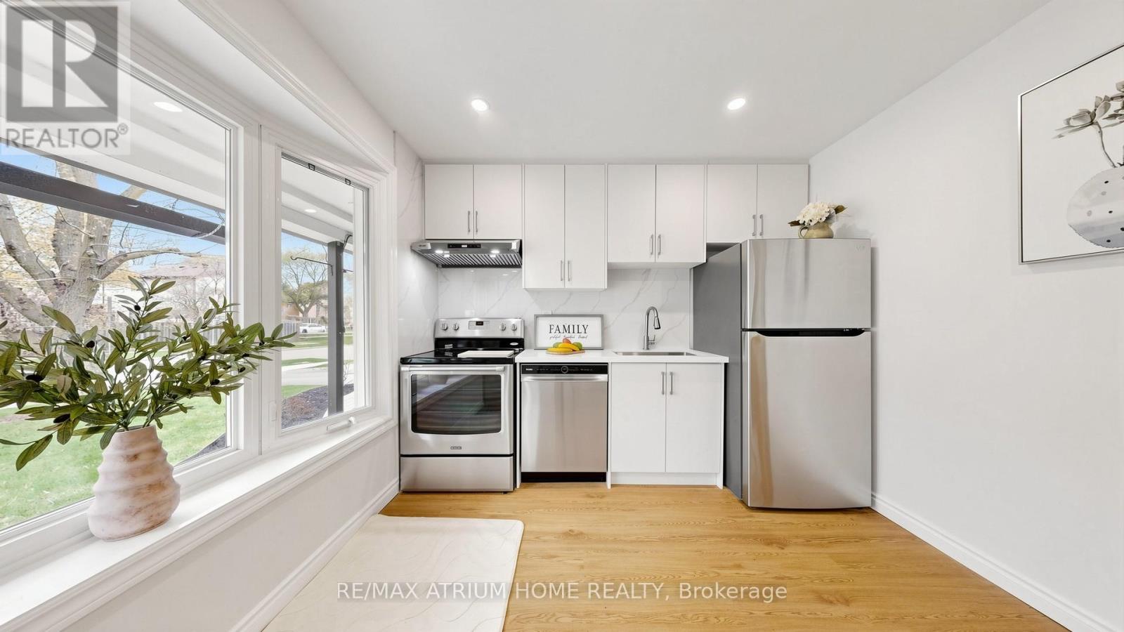 13 Applegate Crescent, Toronto (hillcrest Village), Ontario
