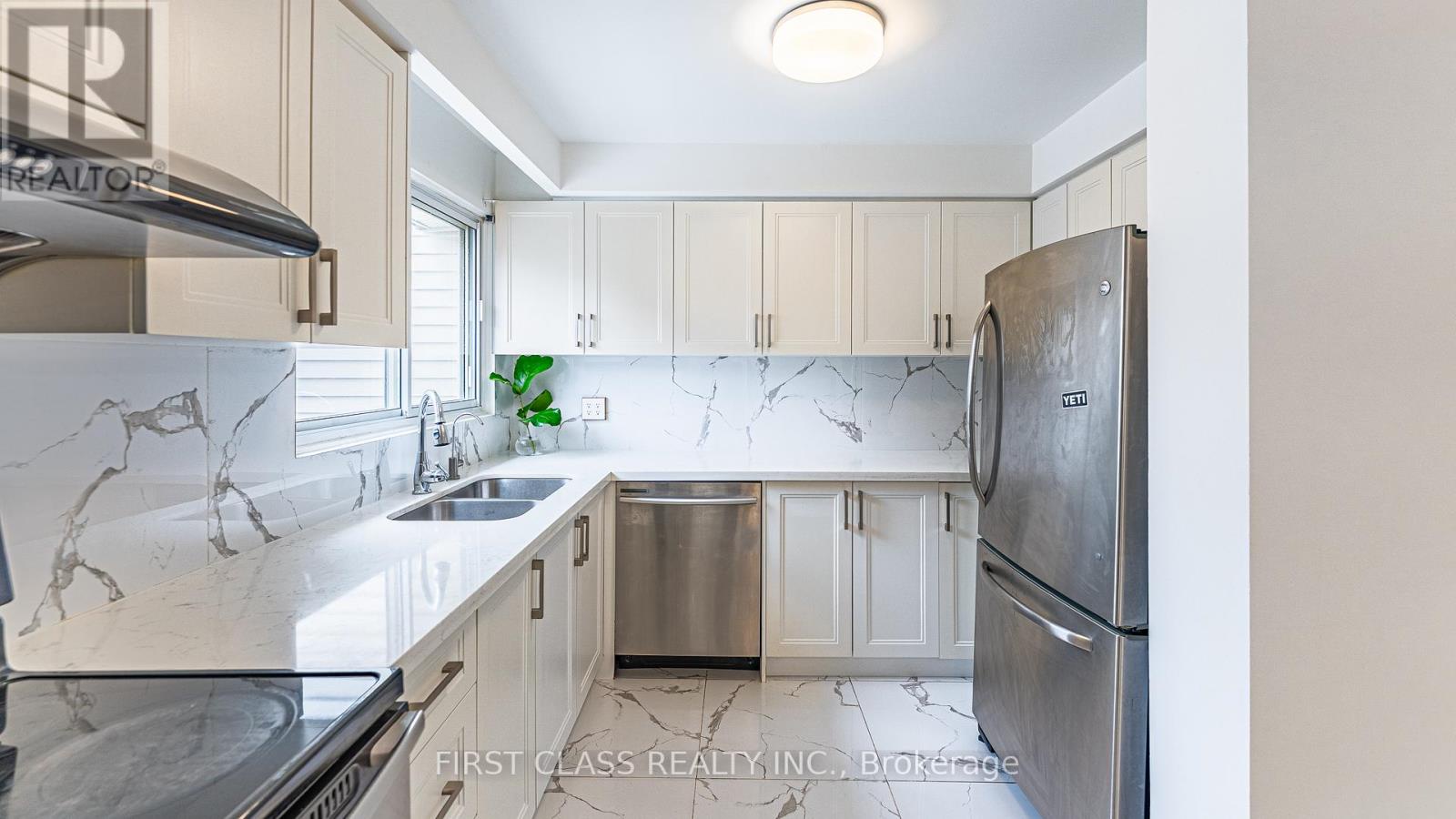 102 Jenny Wrenway Way, Toronto (hillcrest Village), Ontario