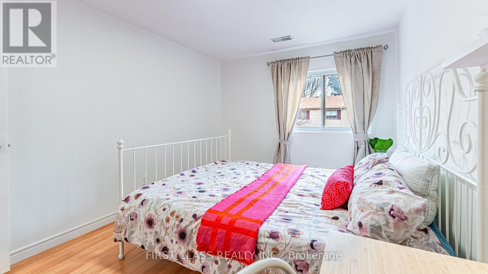 102 Jenny Wrenway Way, Toronto (hillcrest Village), Ontario