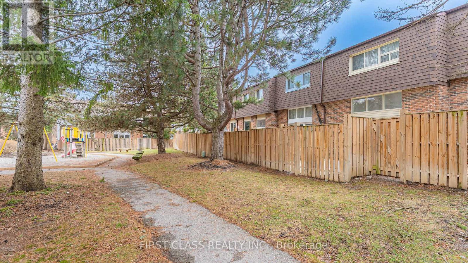 102 Jenny Wrenway Way, Toronto (hillcrest Village), Ontario