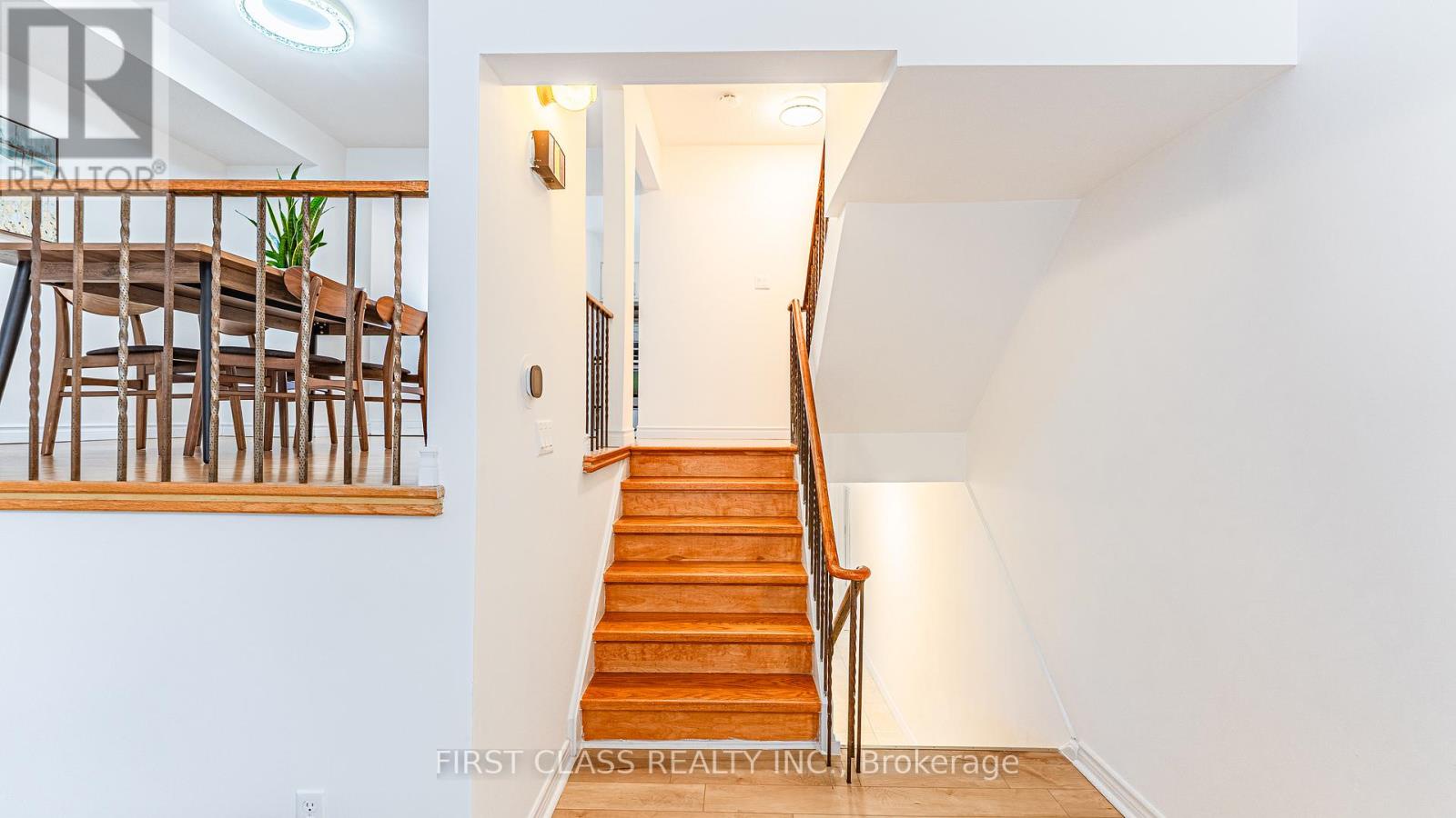 102 Jenny Wrenway Way, Toronto (hillcrest Village), Ontario