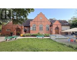 9 EDGEDALE ROAD