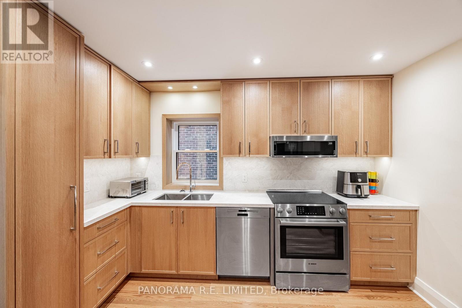 239 Winona Drive, Toronto (oakwood Village), Ontario
