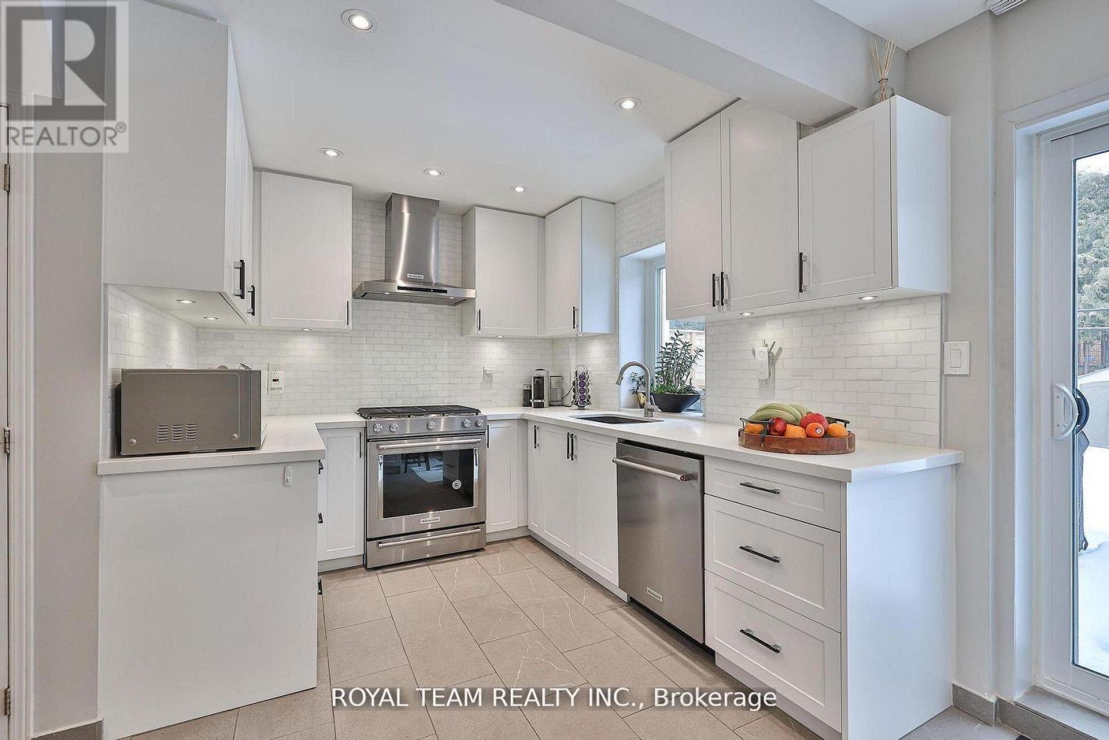 91 South Kingsway Way, Toronto (high Park-swansea), Ontario
